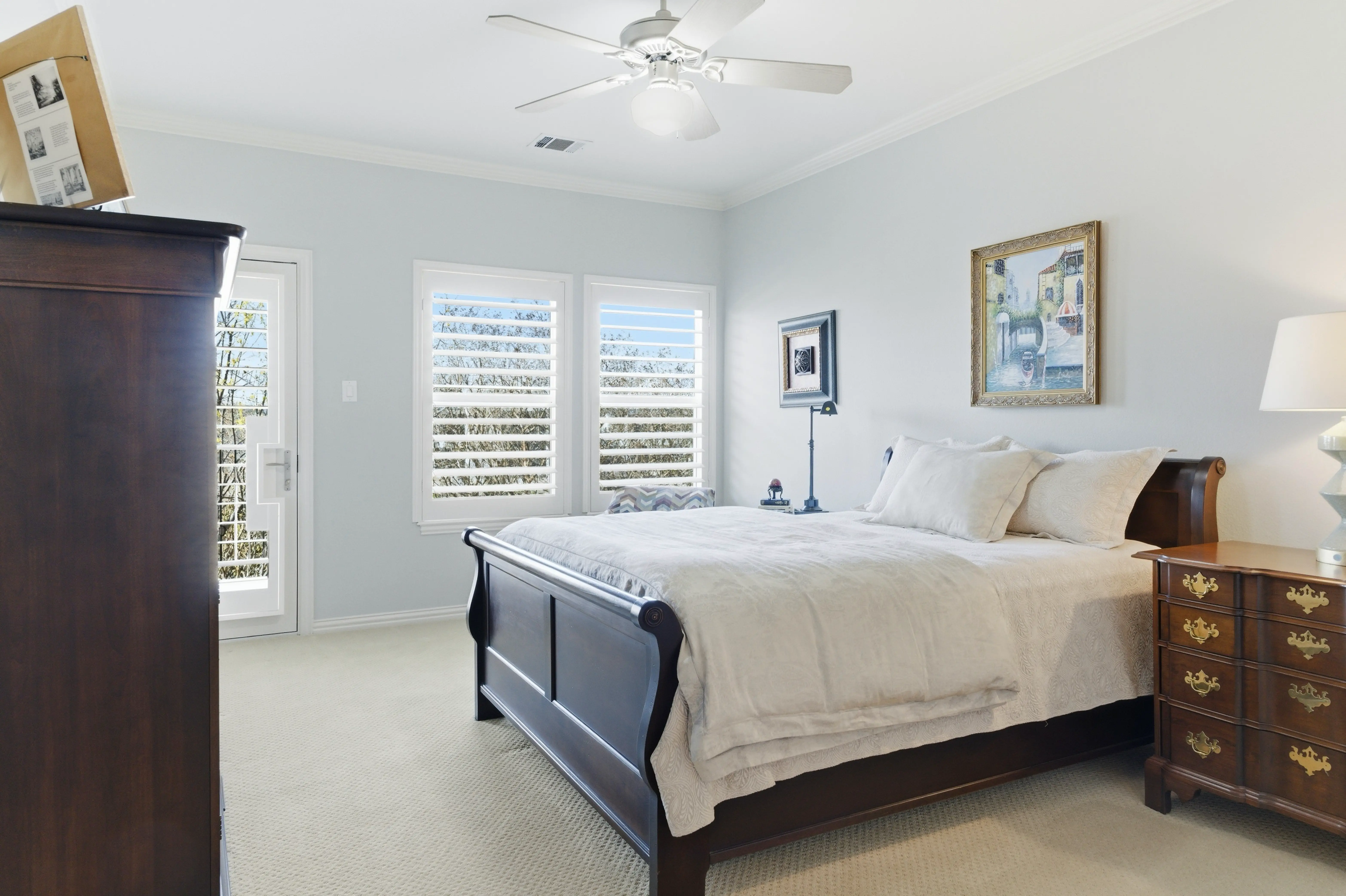 Guest bedroom